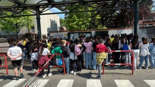 Solbiate scuola sciopero studenti