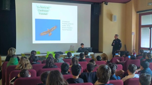 Somma carabinieri forestali scuole