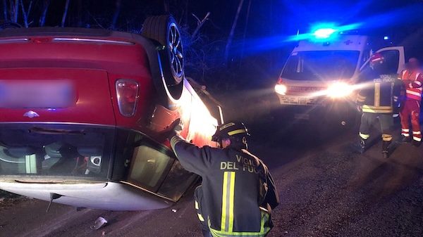 Vergiate mini ribaltata incidente