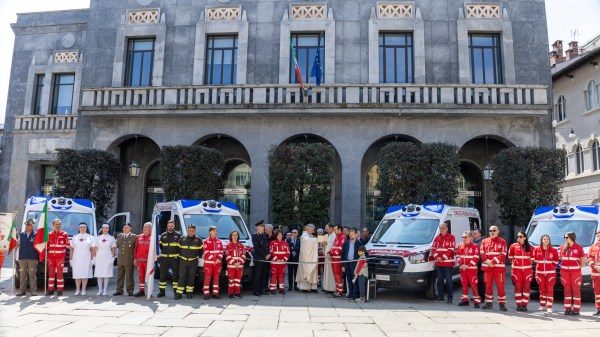 croce rossa varese ambulanze