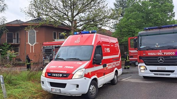 castanoprimo incendio abusivi vigilidelfuoco