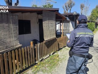 lago comabbio campeggio sequestrato