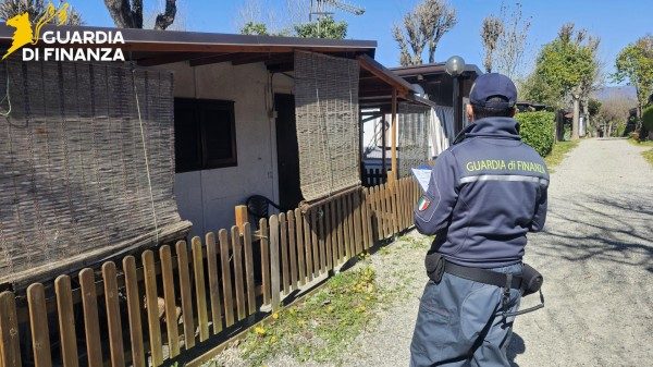 lago comabbio campeggio sequestrato