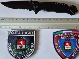 legnano coltello inseguimento polizialocale