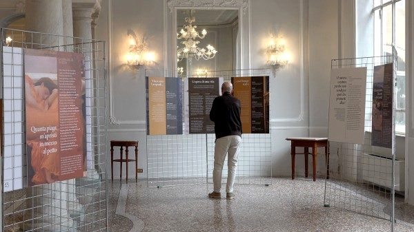 poesie leopardi mostra varese