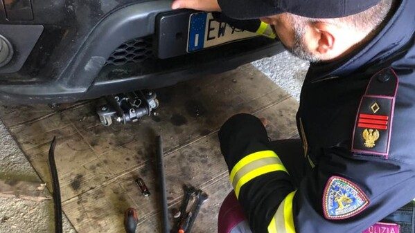 Novara officine abusive sequestro