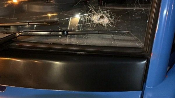 varese palo colpisce autobus