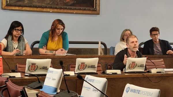 Novara McQueen vertenza esuberi