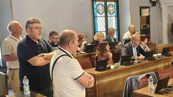 Novara guerra sedie consiglio