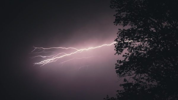 Maltempo lombardia fulmini vento