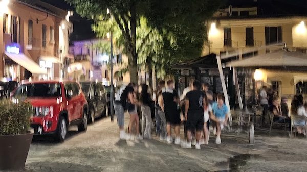 Sesto calende venerdì movida
