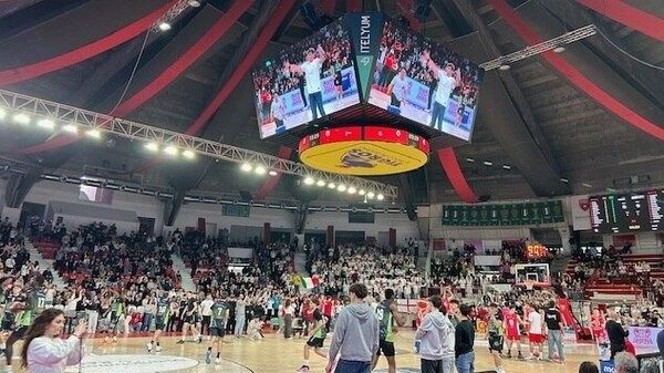 Openjobmetis Varese spettatori giovani