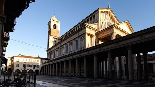 Novara addio celibato nazisti
