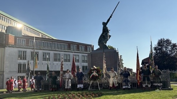 legnano cerimonia palio monumento