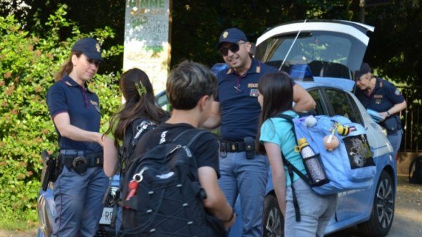minori scomparsi polizia varese