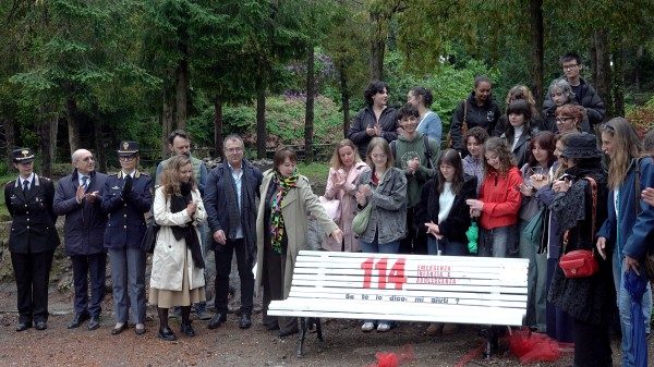 varese panchina bianca minori