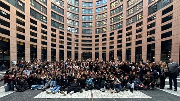 arconate studenti scuola istituzioni strasburgo