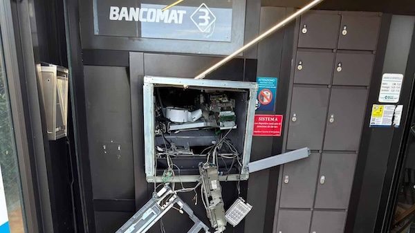 Bodio lomnago bancomat esploso