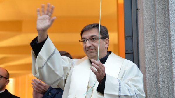 biumo celebra don maurizio