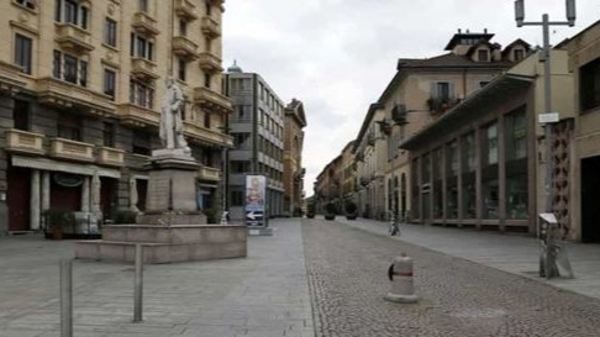 Novara aggressione bottiglia arresto