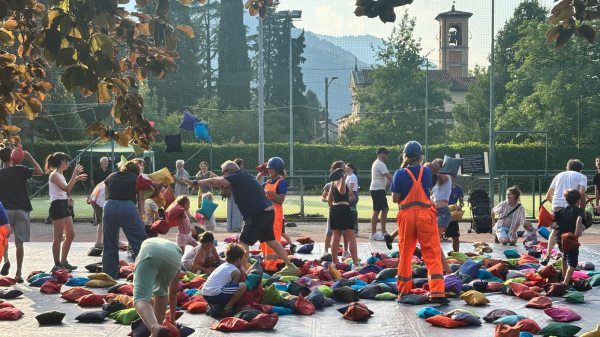 masciago paese bambini anfiteatro