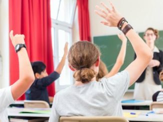 studenti scuola media classe