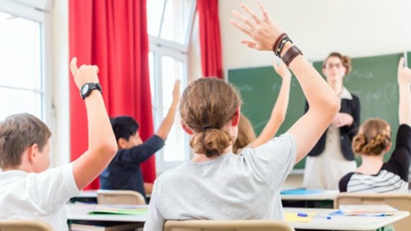studenti scuola media classe