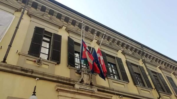 Novara comune DeGrandis mozione