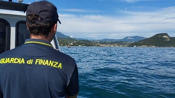 Lago maggiore controlli finanza