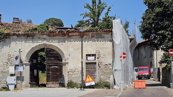 Somma crollo fattorie visconti