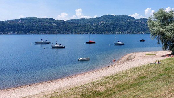 angera ranco uso civico pesca
