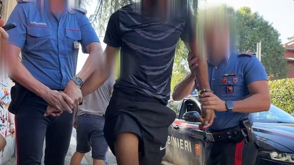 arresto carabinieri scippo legnano
