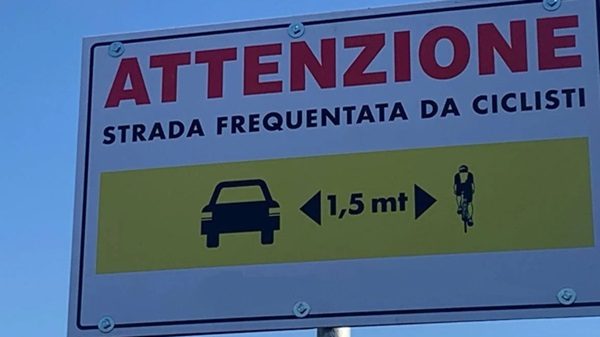 cartello salva ciclisti