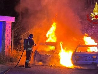 due auto fiamme cunardo