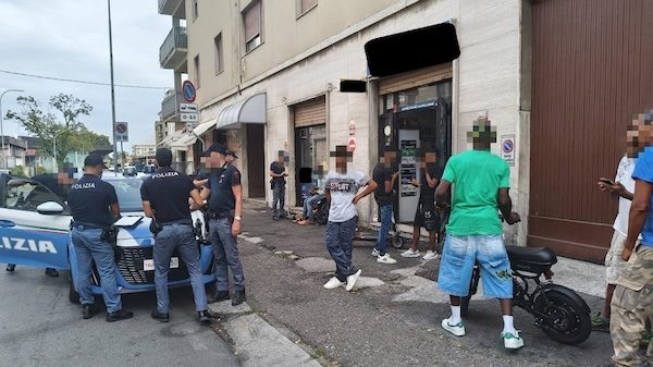 gallarate zone rosse polizia
