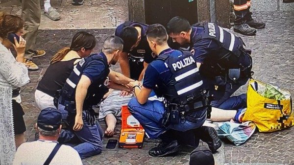 poliziotto varese salva anziana
