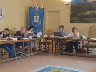 Angera Tari aumento rifiuti
