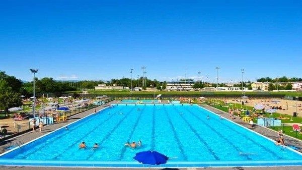 Busto Garolfo piscina