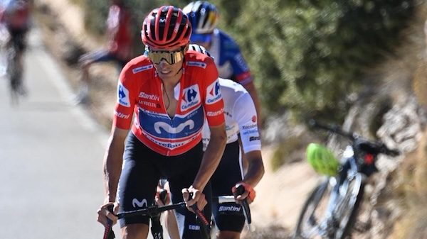 Vuelta Aitana trionfo Mas