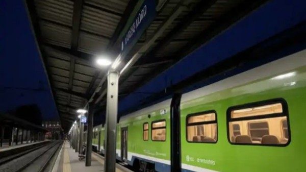 appicca fuoco stazione varese