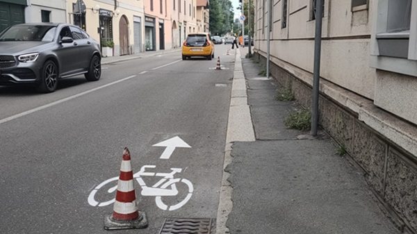 corsia ciclabile corso Garibaldi Legnano