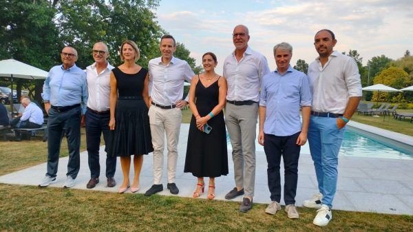 europa canottaggio applaude varese