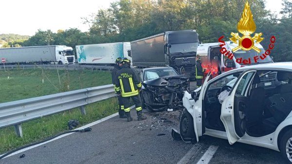 incidente raccordo autostrada cavaria