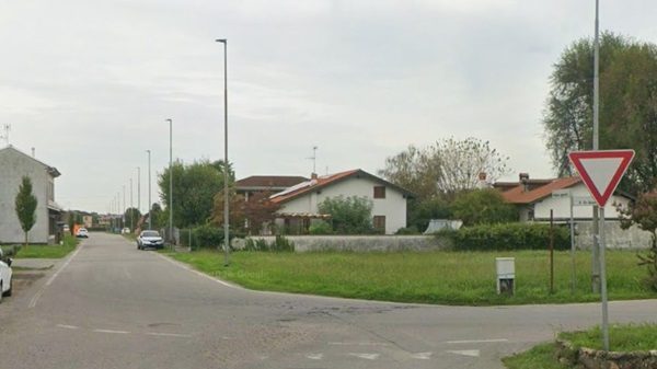 robecchettoconinduno via degasperi militeignoto