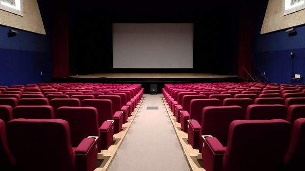 varese nuovo poltrone cinema 01