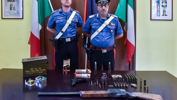 Novara arresti CC armi droga