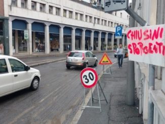 Gallarate strade asfalto notte