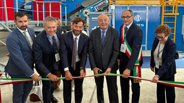 Novara impianto riciclo rifiuti tessili Igers