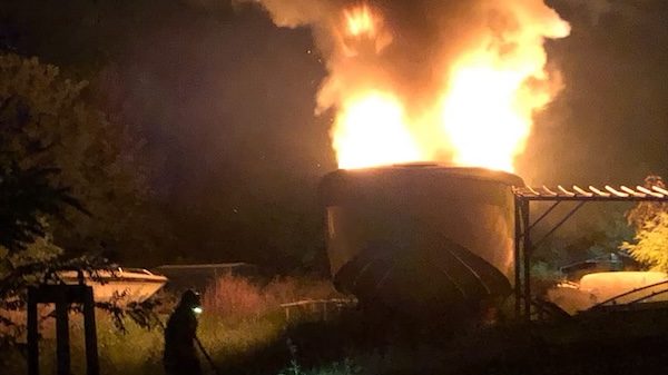 caronno pertusella incendio barca