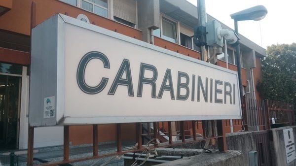 carabinieri legnano caserma insegna